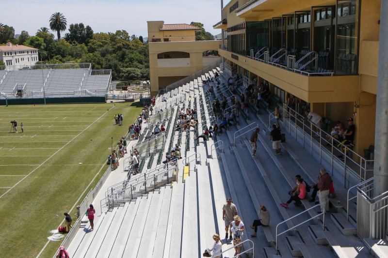 2014-05-03-CPFootballSpringGame-45