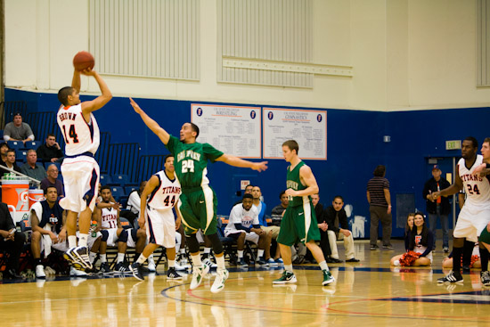 2012-02-02-cp-vs-csuf-055