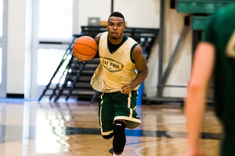 2013-10-12-mbbscrim-8