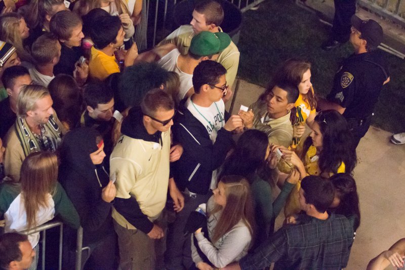 2013-10-25-cpucsbsoccercrowd-1