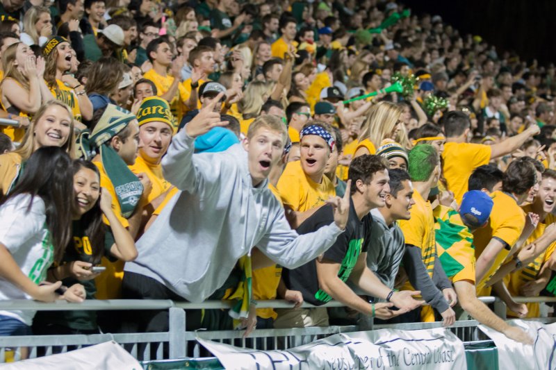 2013-10-25-cpucsbsoccercrowd-14