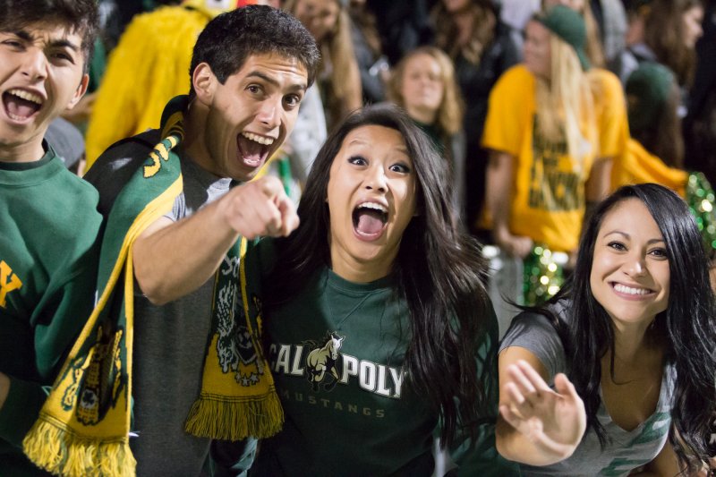 2013-10-25-cpucsbsoccercrowd-21