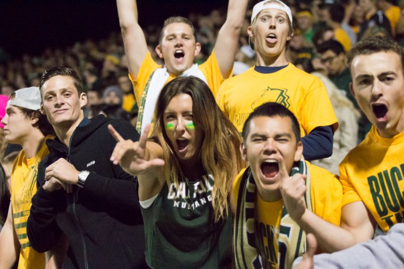 2013-10-25-cpucsbsoccercrowd-28