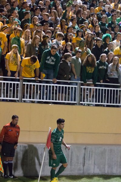 2013-10-25-cpucsbsoccercrowd-30