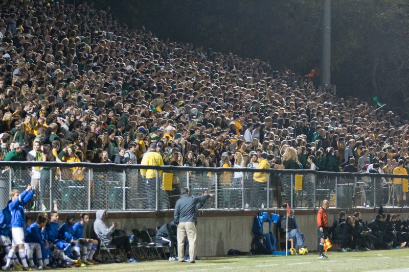 2013-10-25-cpucsbsoccercrowd-38