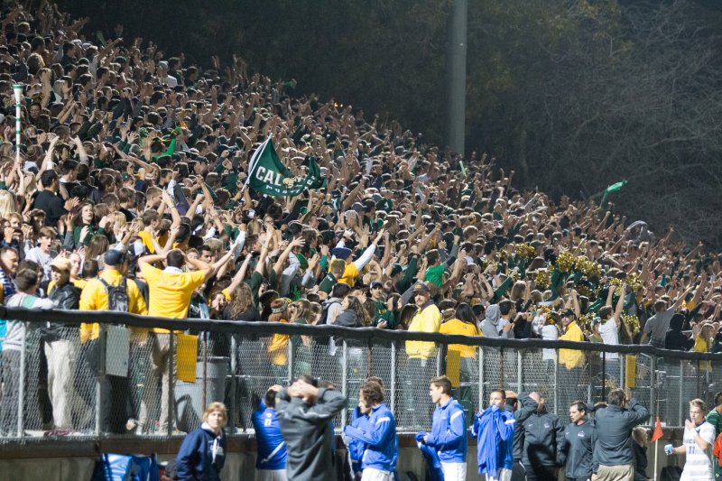 2013-10-25-cpucsbsoccercrowd-40