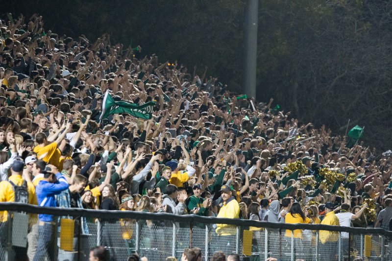 2013-10-25-cpucsbsoccercrowd-41