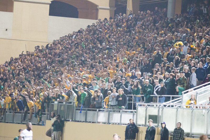 2013-10-25-cpucsbsoccercrowd-50