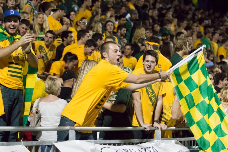2013-10-25-cpucsbsoccercrowd-6