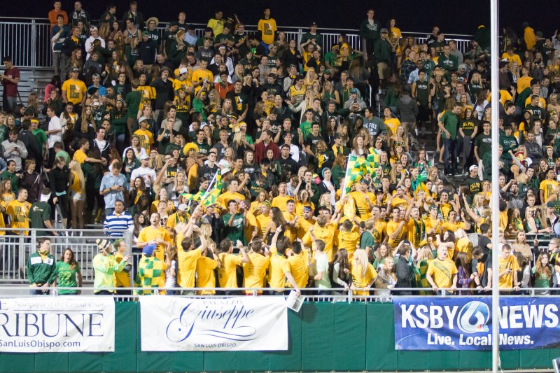 2013-10-25-cpucsbsoccercrowd-8