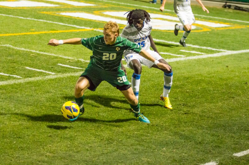 2013-10-25-cpucsbsoccerplayersnm-62