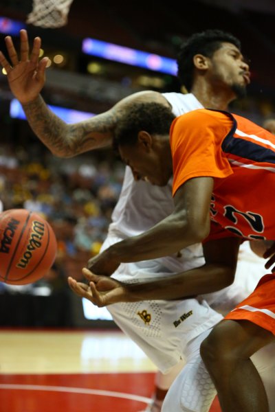 lbsu-vs-csuf-2014-004