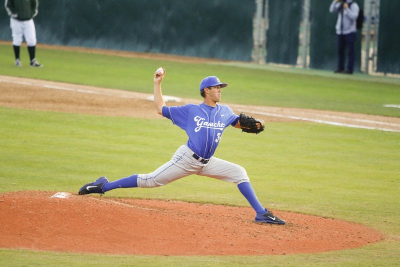 2014-04-04-CPBatsVsUCSB-10