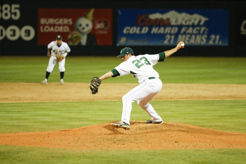 2014-04-04-CPBatsVsUCSB-15