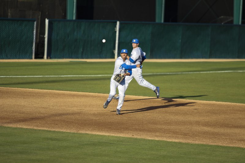 2014-04-05-CPBatsVsUCSB-8