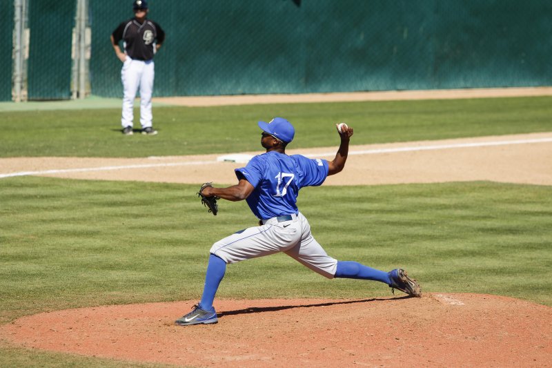 2014-04-06-CPBatsVsUCSB-11
