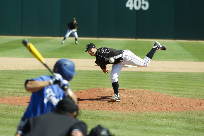 2014-04-06-CPBatsVsUCSB-14