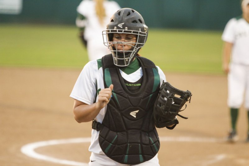 2014-04-22-CPSoftballvsCSUB-22