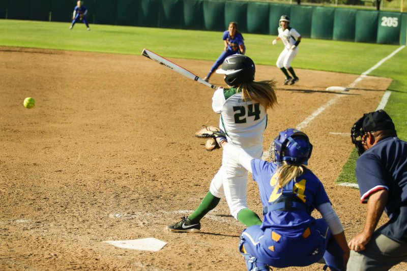 2014-04-22-CPSoftballvsCSUB-3