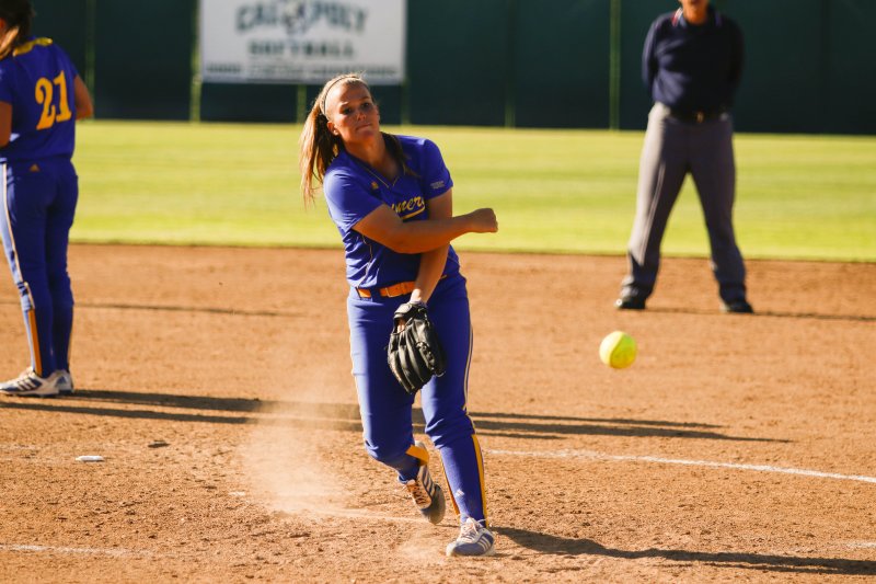 2014-04-22-CPSoftballvsCSUB-5