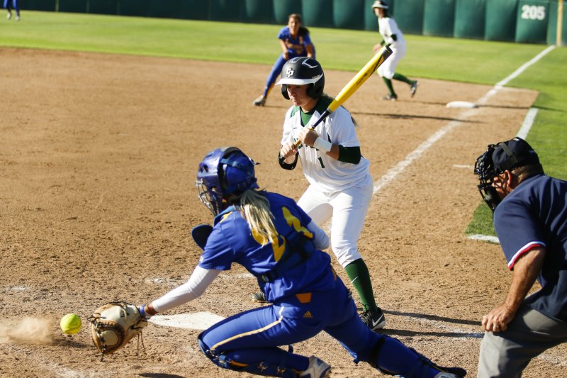 2014-04-22-CPSoftballvsCSUB-6