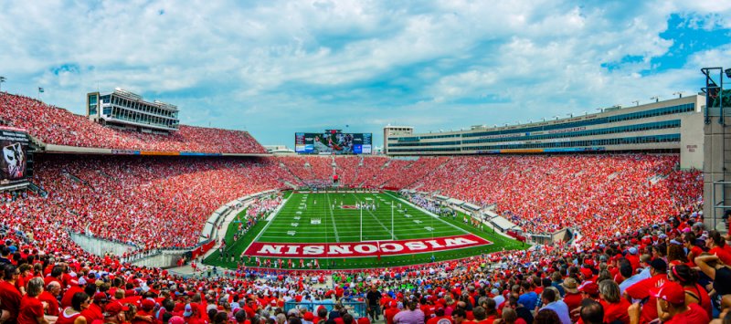 badgers-vs-tennesse-tech-pano